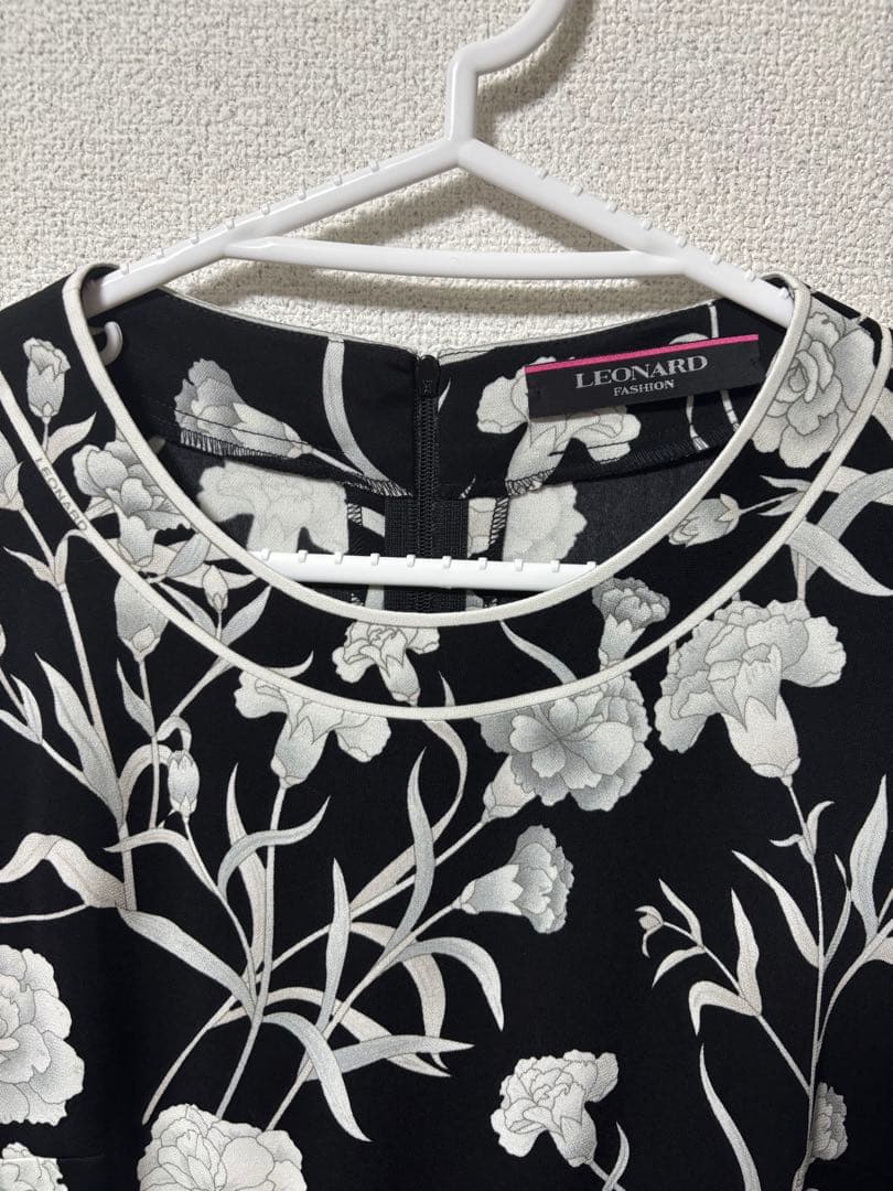 【新品】レオナール 花柄ワンピース ブラック