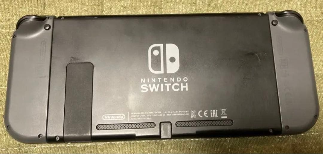 Nintendo Switch 本体 + ジョイコン + ドック＋ハンドル付き