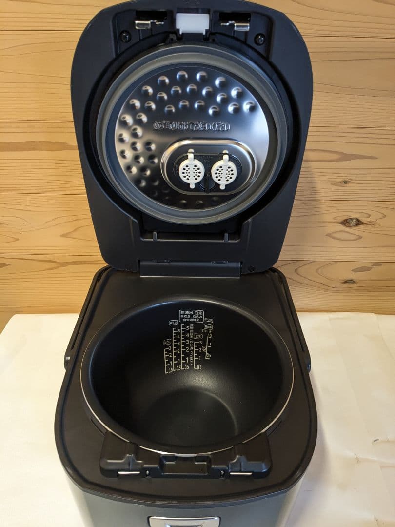 【未使用】アイリスオーヤマ 炊飯器 圧力IH 5.5合 RC-PDA50-B