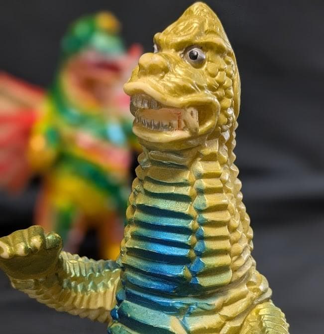 レッドキング＆ドラコ羽付（ブルマァク復刻）ソフビフィギュア２体セット