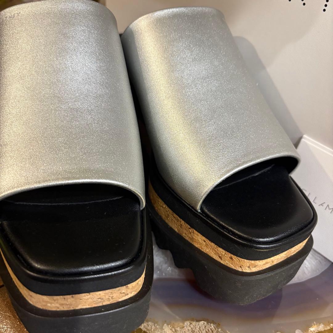 【新品レアカラー】ステラ　スニークエリス プラットフォームサンダル　シルバー