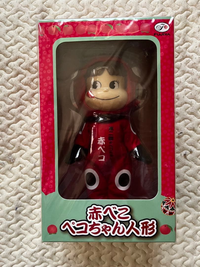 りょうさん専用　 ペコちゃん　赤べこペコちゃん人形　新品未開封