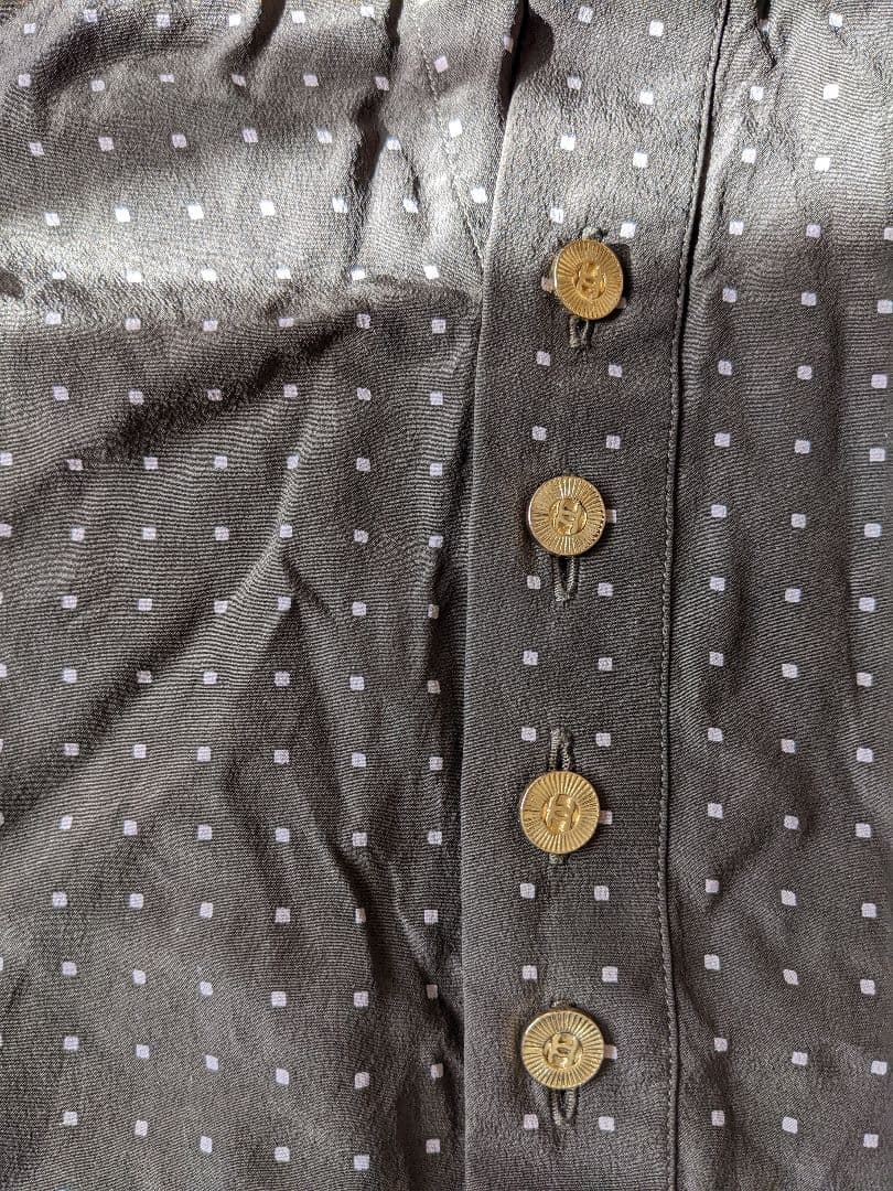 CHANEL オリーブグリーン ドット柄 シャツ ゴールドボタン