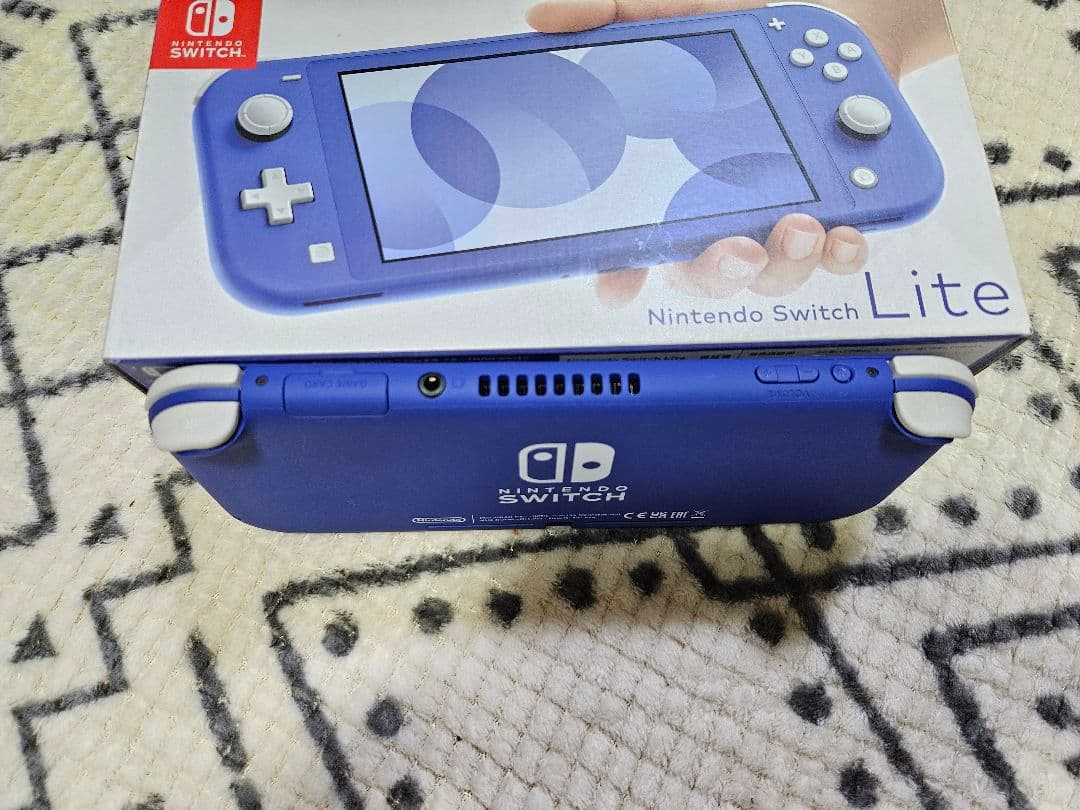 スイッチライト 本体 外箱付き 美品