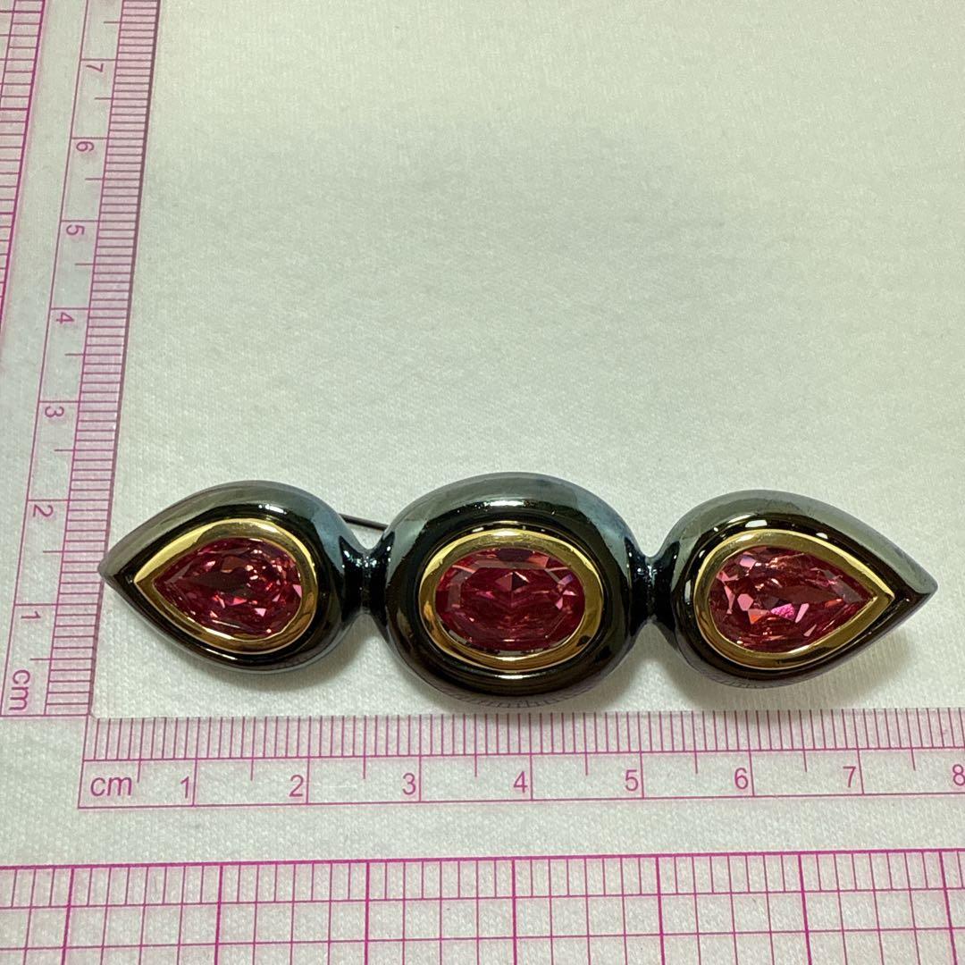 YSL イヴサンローラン ブラック レッド カラーストーン ブローチ