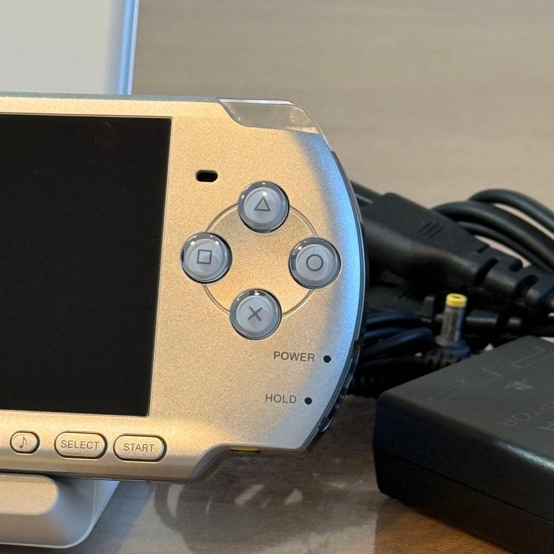 7-151 PSP-3000 ミスティックシルバー