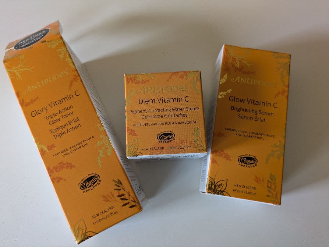 くまCクリーム セラム トナーとリップ 1回きりused