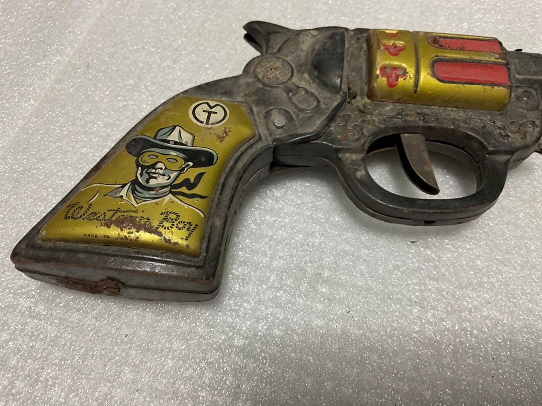 ブリキ製拳銃／ウエスタン・ボーイ。【ジャンク品　錆あり　引き金のみ可動　】。