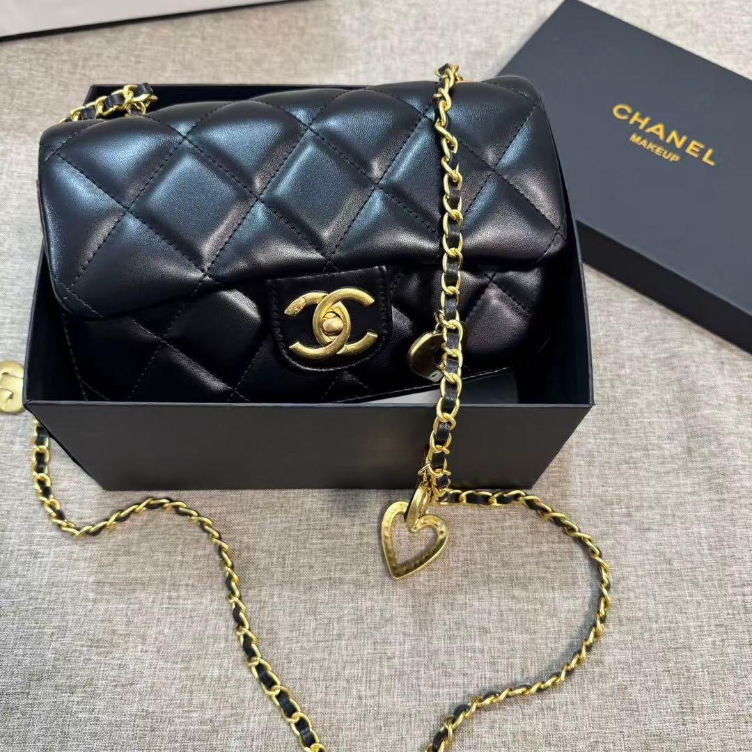 ノベルティ キルティングショルダーバッグハートチエーン ブラックVIP限定