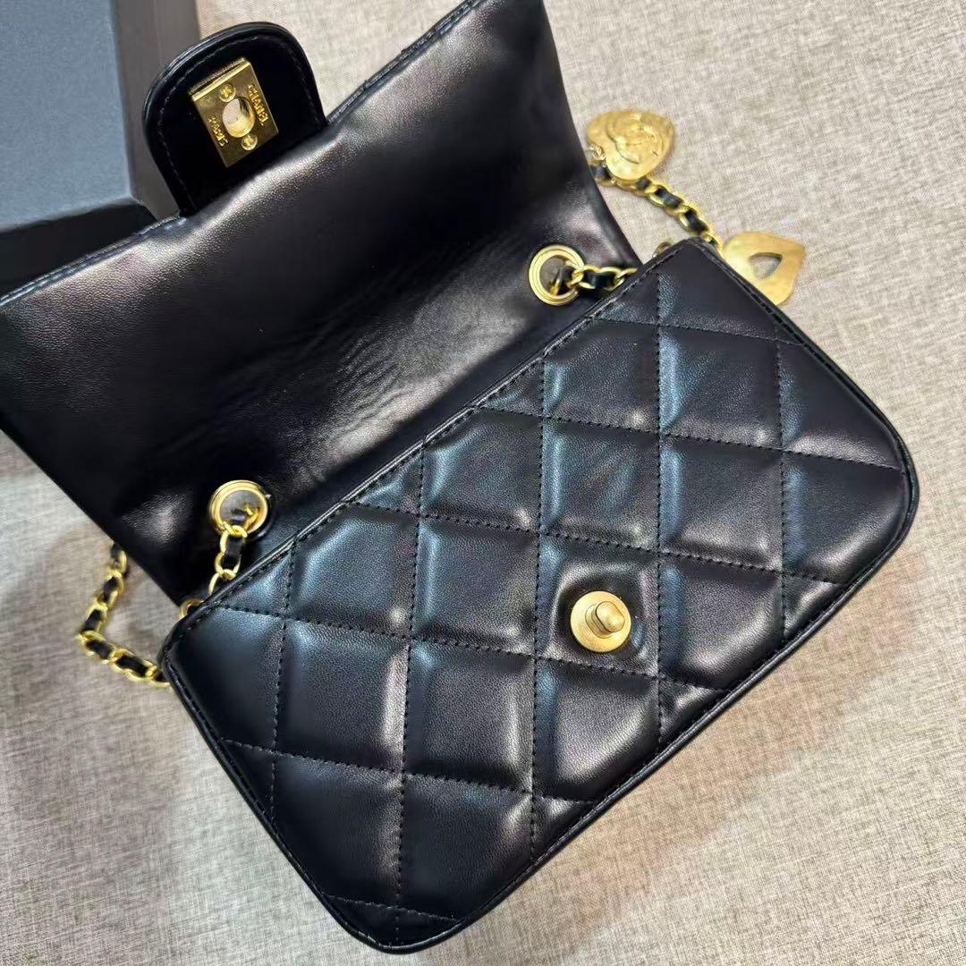 ノベルティ キルティングショルダーバッグハートチエーン ブラックVIP限定