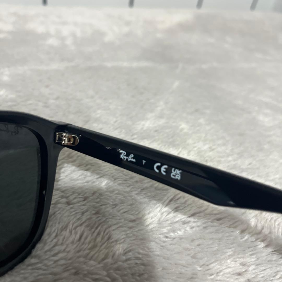 Ray-Ban ブラック サングラス RB4392D