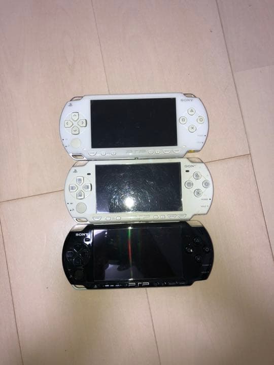psp3台セット　メモリーカード　充電器付き