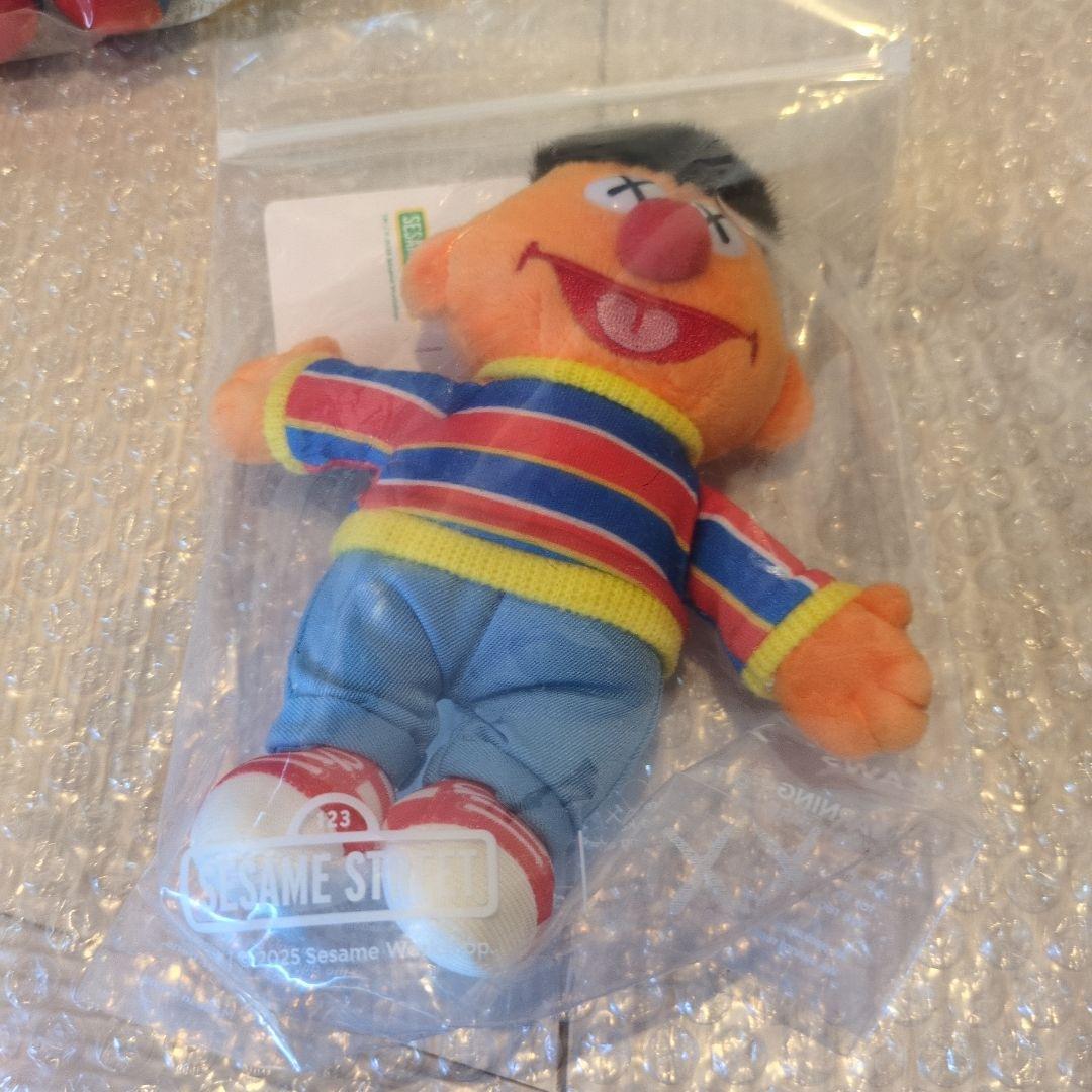 KAWS 　セサミストリート　ウォーターパレード　5体セット