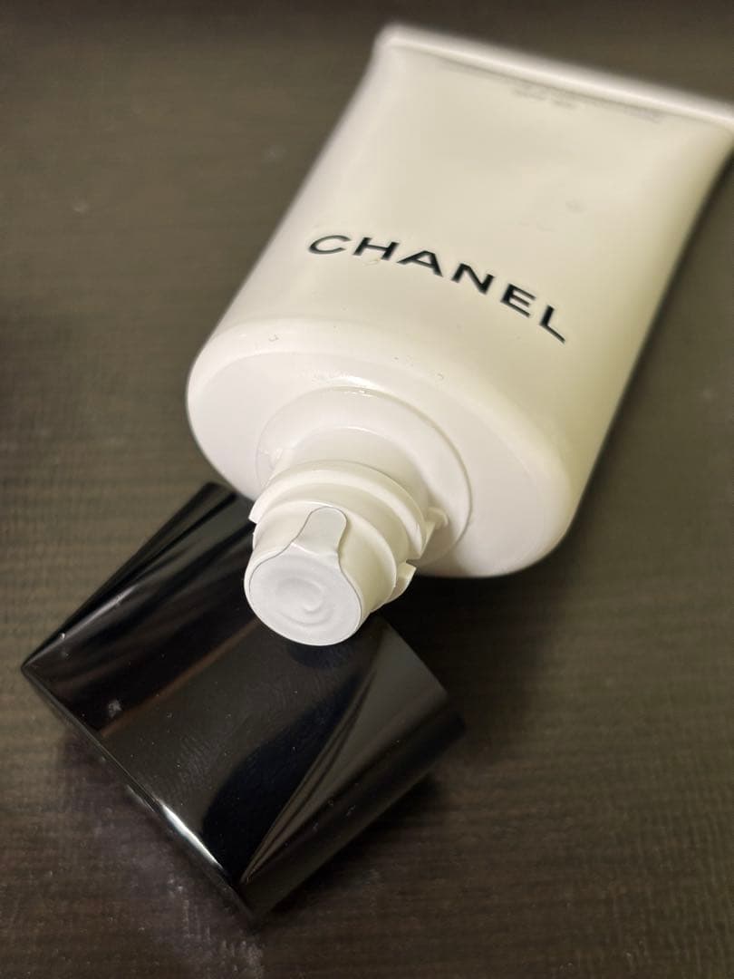 CHANEL CCクリーム20 カメリアチャーム付き！