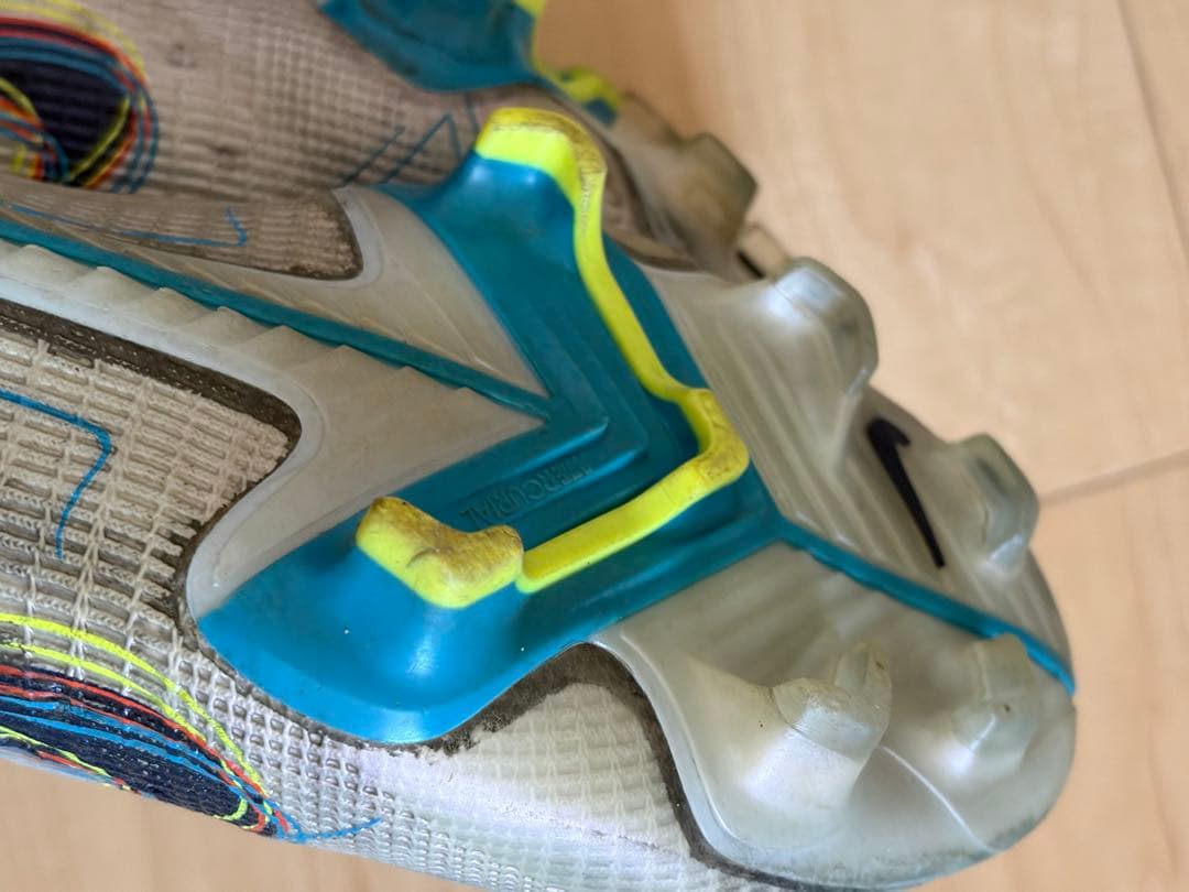 ナイキ マーキュリアル ベイパー14 FG