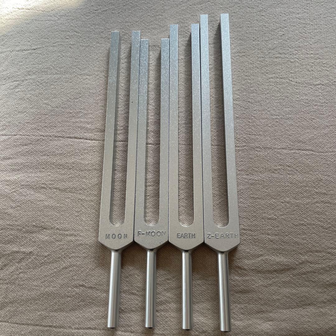 惑星音叉チューナー　 14本ミドルフォーク