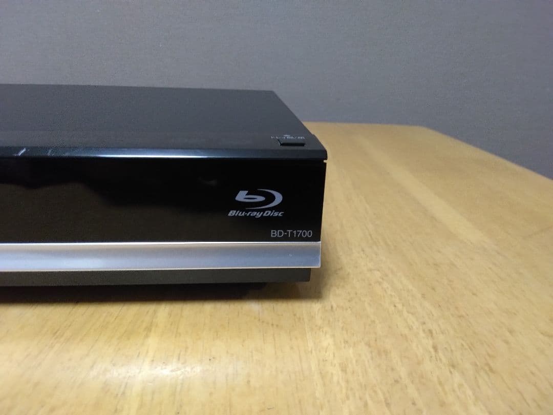 SHARP AQUOSブルーレイレコーダー 　T1700 保証付　3番組同時録画