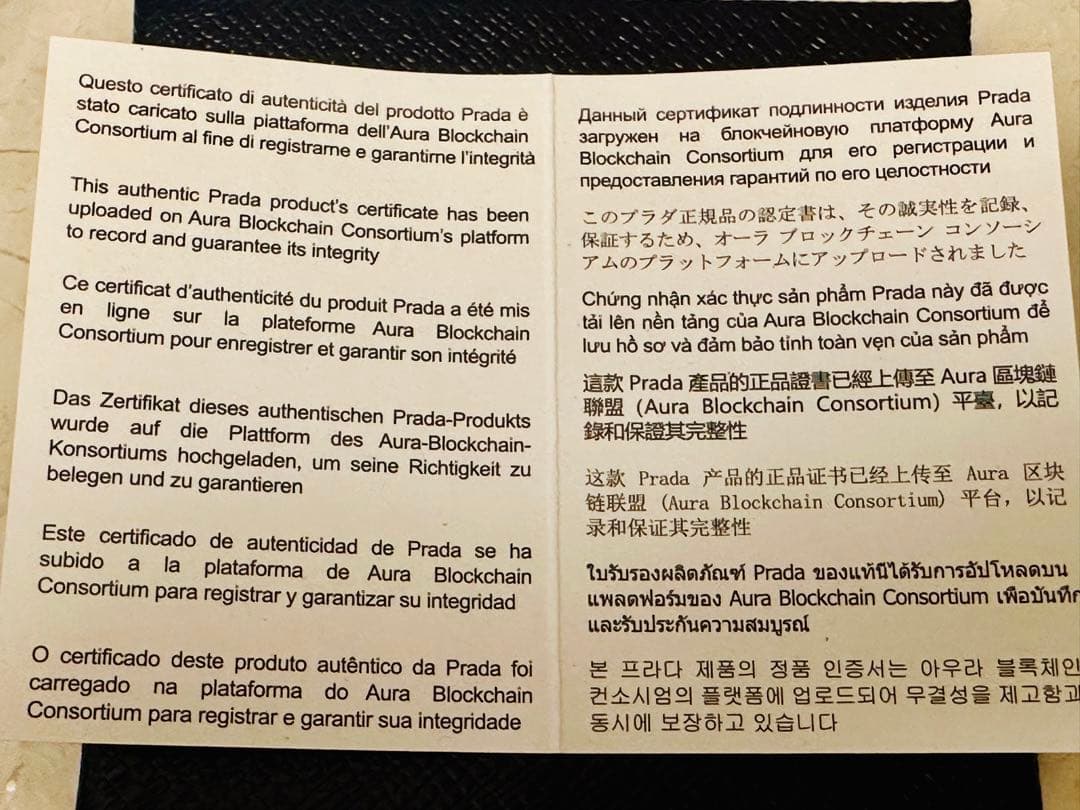 新品プラダ　ガレリア　ヘアークリップ　ミラノ限定品