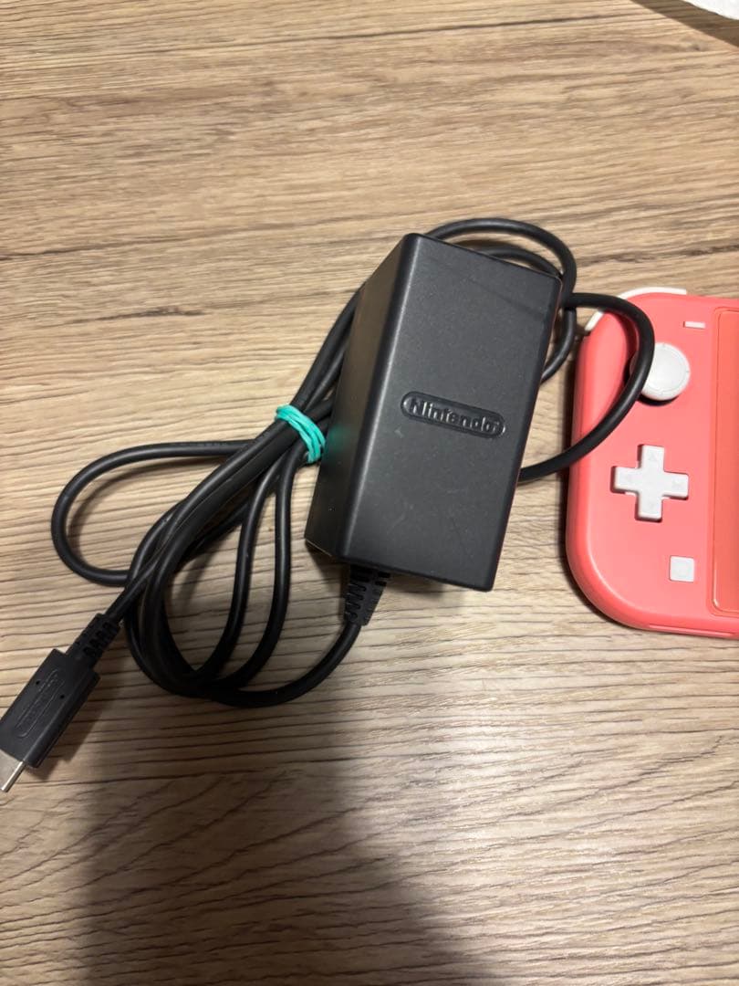 Nintendo Switch Lite コーラルピンク　動作良好