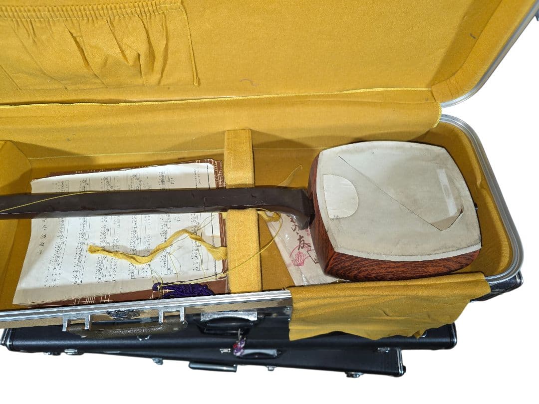 津軽三味線　太棹 和楽器　ハードケース付