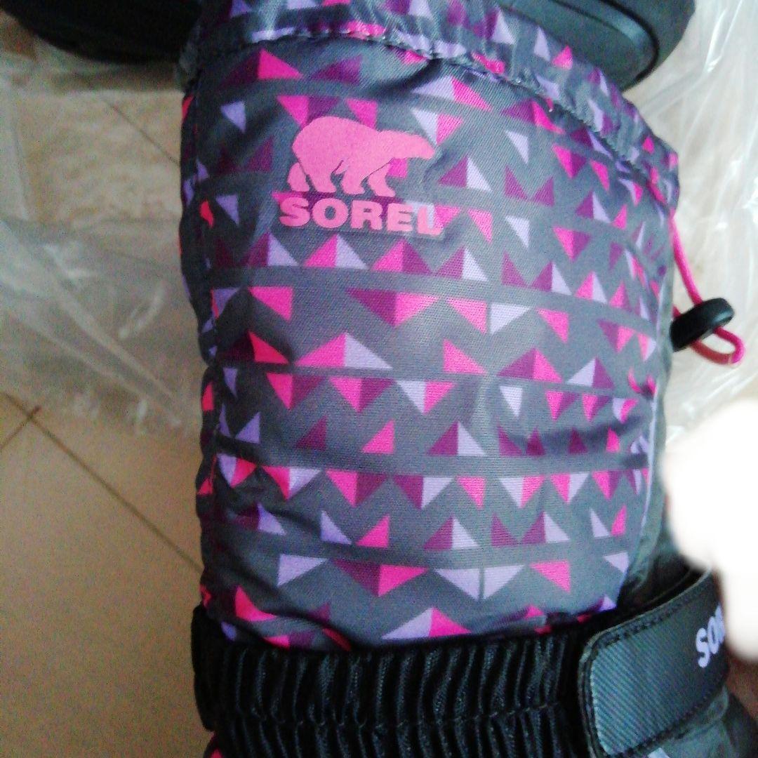 ～SOREL 子ども用スノーブーツ グレー/ピンク