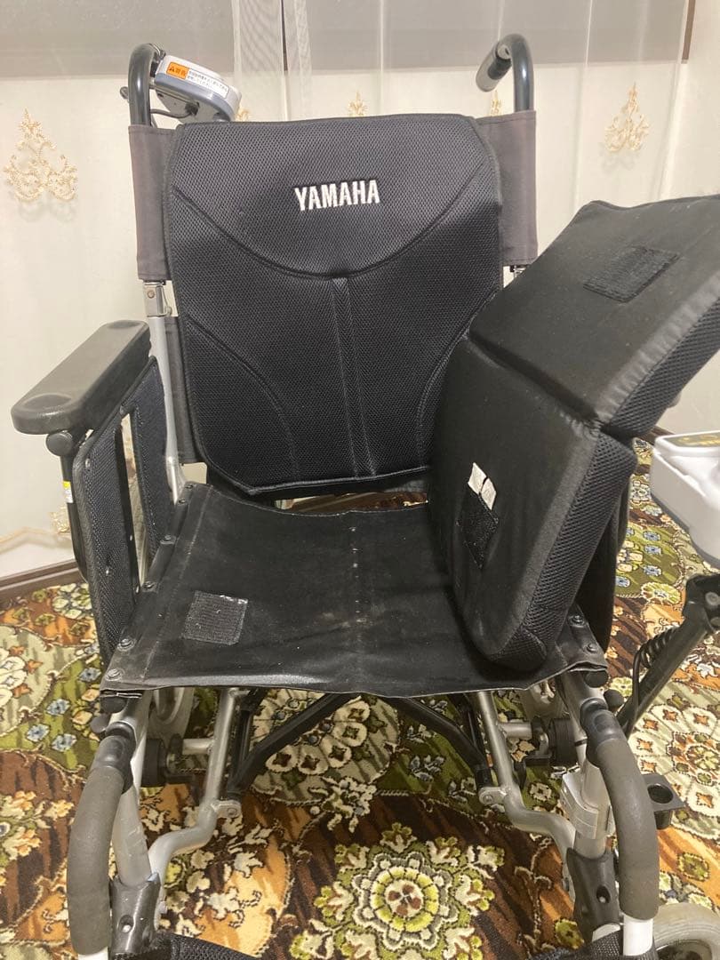 YAMAHA. 中古電動車椅子　折りたたみ可能！①
