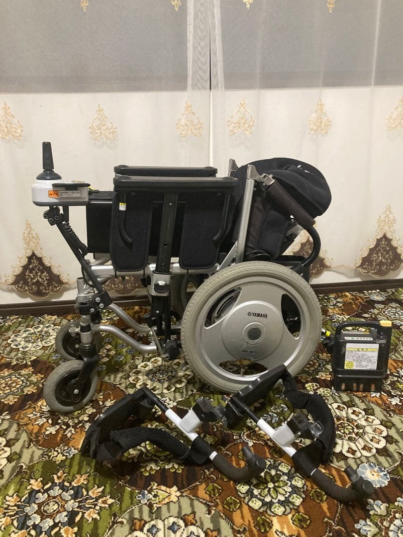 YAMAHA. 中古電動車椅子　折りたたみ可能！①