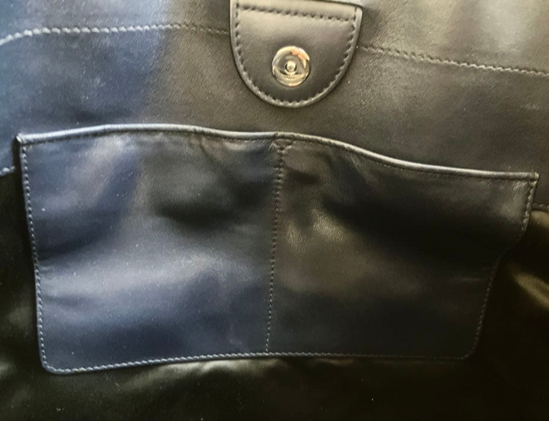 MIU MIU ネイビー本革トートバッグ