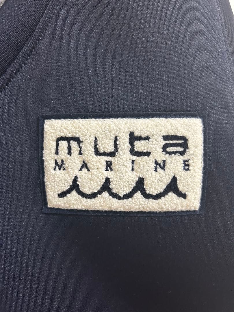 ⭐︎m⭐︎【新品未使用】muta marine ネイビー Vネックベスト