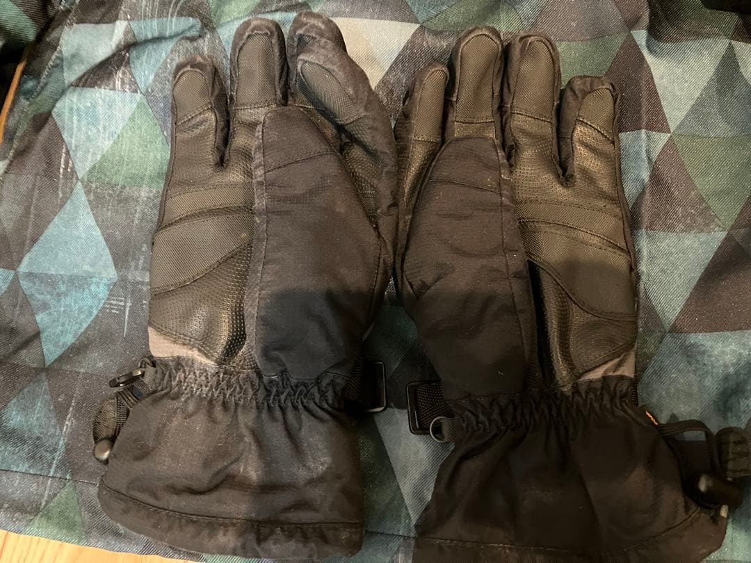 activersion スノーボードウェア L、手袋、ネックウォーマーまとめ売り