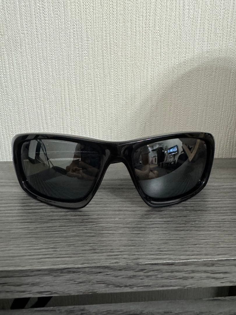 Oakley valve サングラス