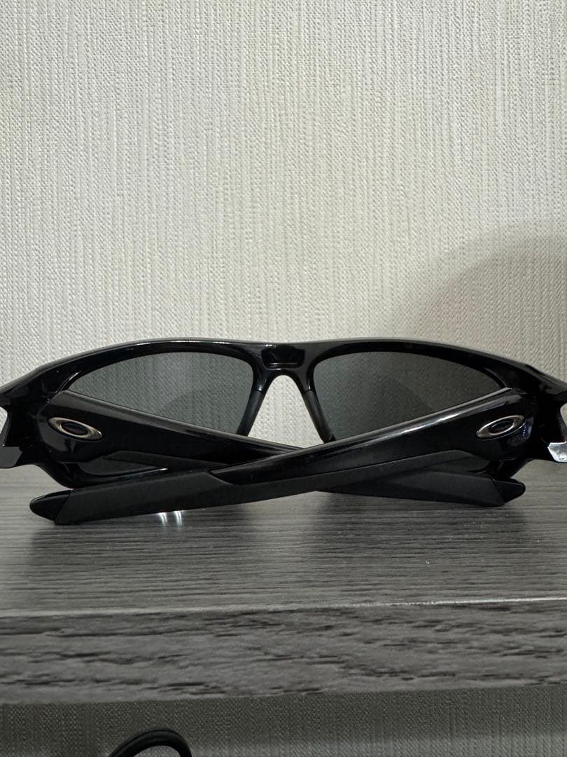 Oakley valve サングラス