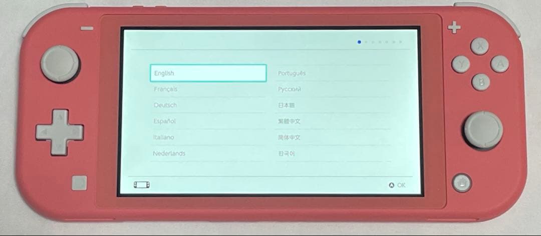 極美品　任天堂　スイッチライト　コーラル