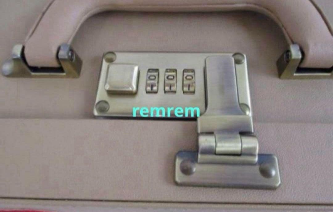 ディズニー KIRIN 当選品 レア　トランク　フィギュアリン　ミッキー