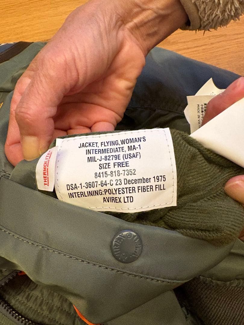 AVIREX MA1 TOPGUNモデル　レディース