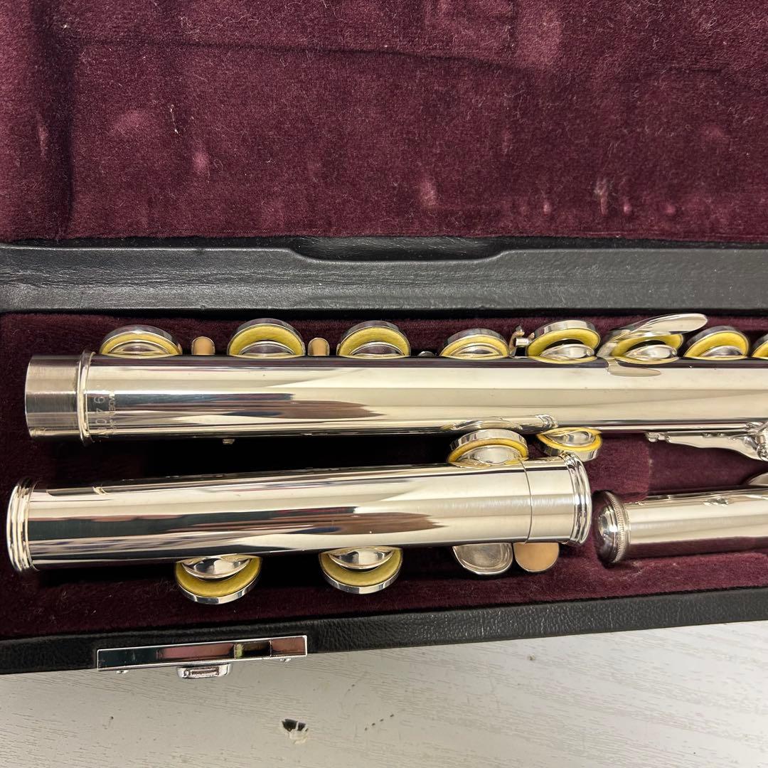 ヤマハフルート　YFL-211 Eメカ付き