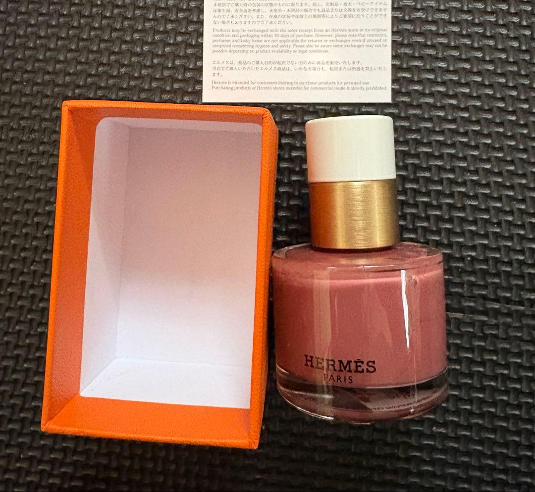 エルメス　ハンドクリームとマニキュア