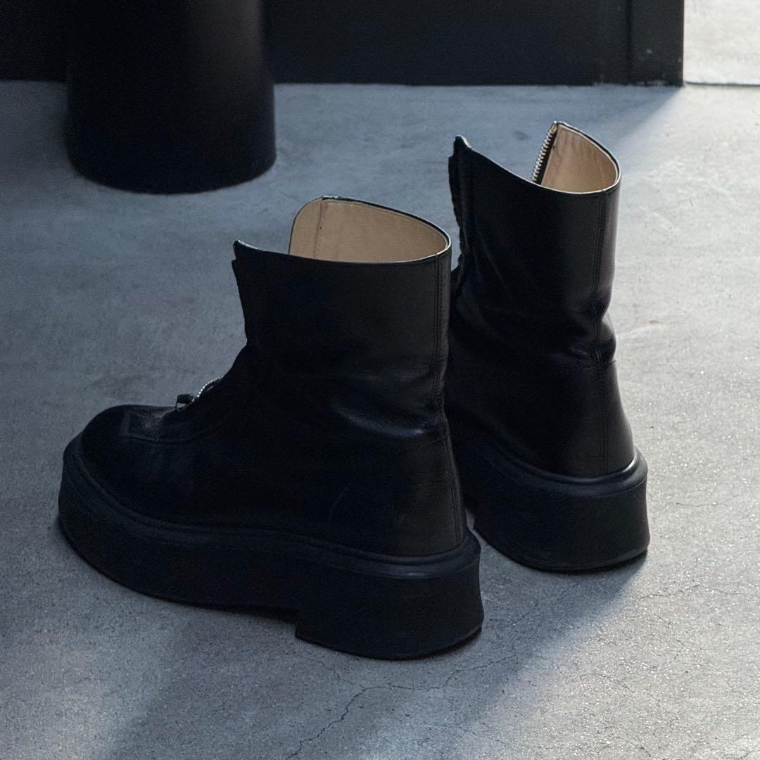 THE ROW フロントジップレザーブーツ