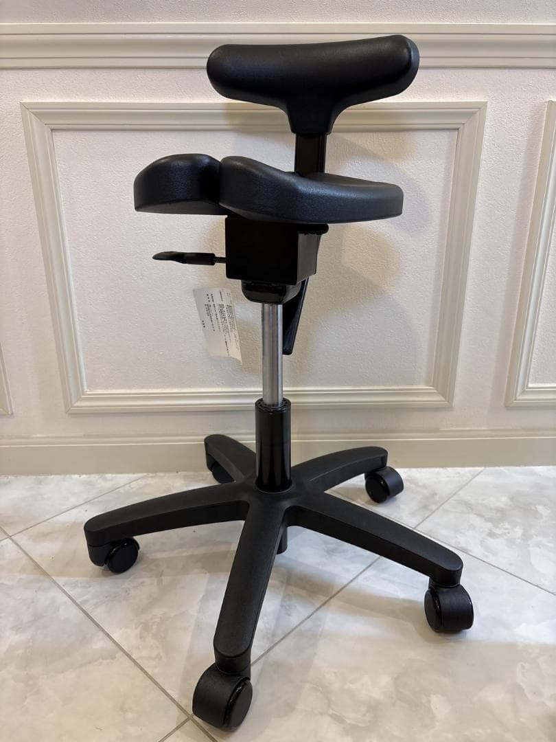 未使用! アーユル・チェア オクトパス ブラック キャスタータイプ