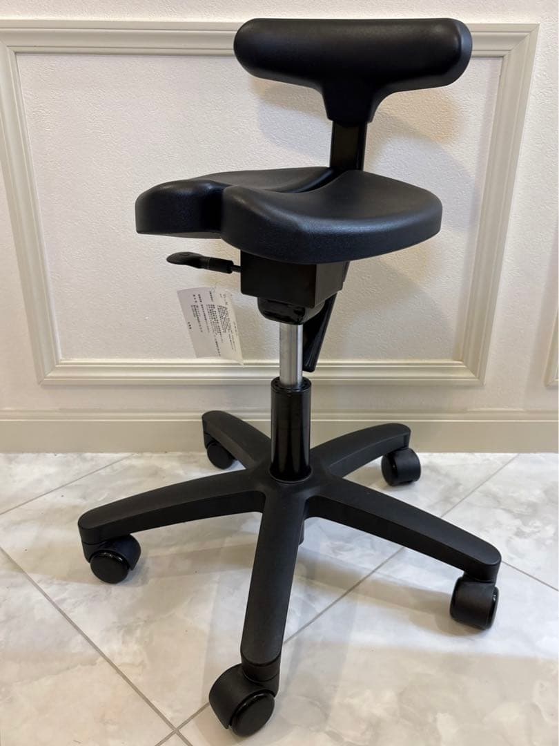 未使用! アーユル・チェア オクトパス ブラック キャスタータイプ