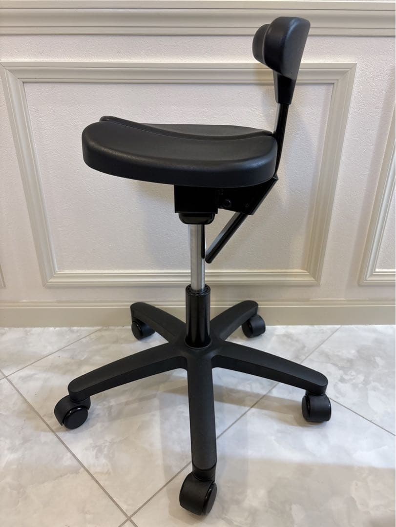 未使用! アーユル・チェア オクトパス ブラック キャスタータイプ