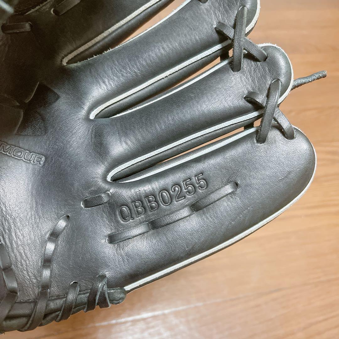 アンダーアーマー　投手用 軟式グローブ 黒