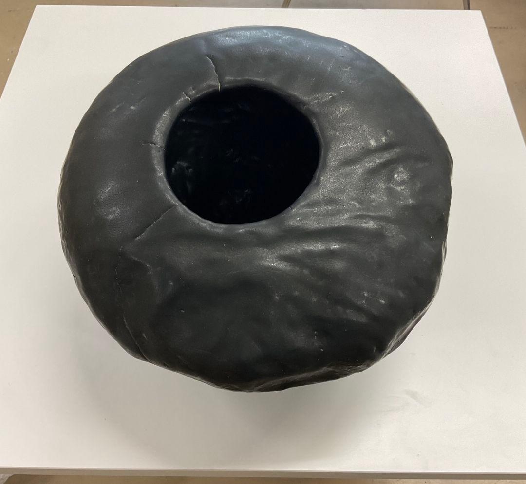 黒い壺　陶芸作品(観葉植物、盆栽、インテリアなど)