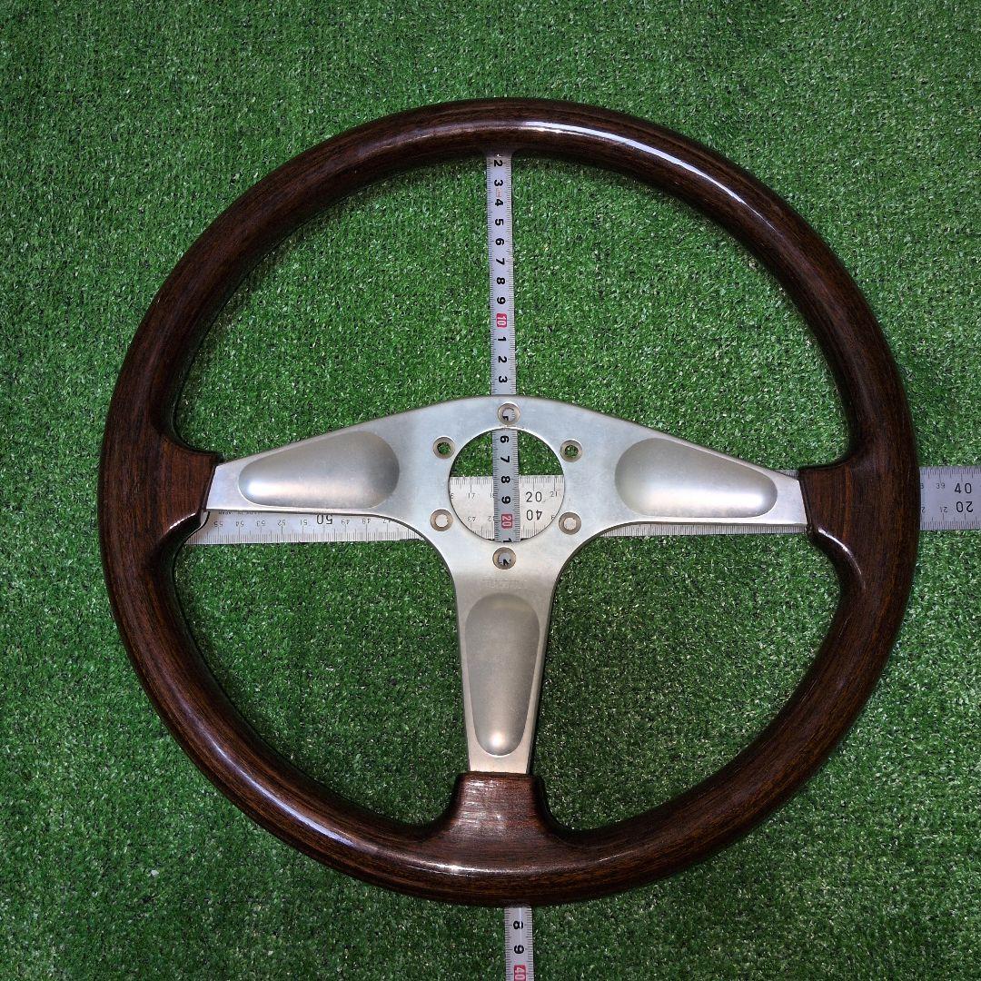 時代物、使用無し、 超美品です。MOMO- ウッドステアリング37㌢