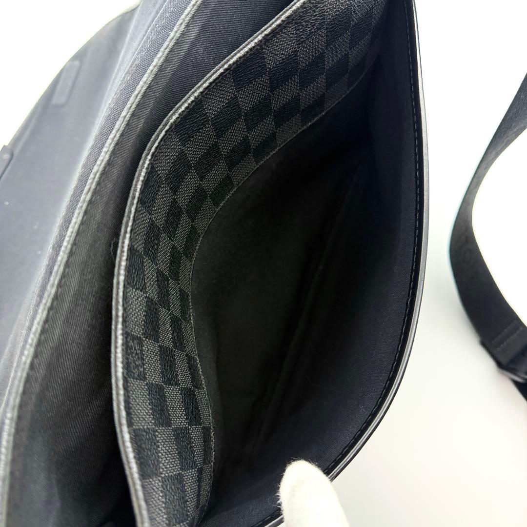 【極上品】ルイヴィトン ダミエグラフィット ダニエルMM ショルダーバッグ 黒