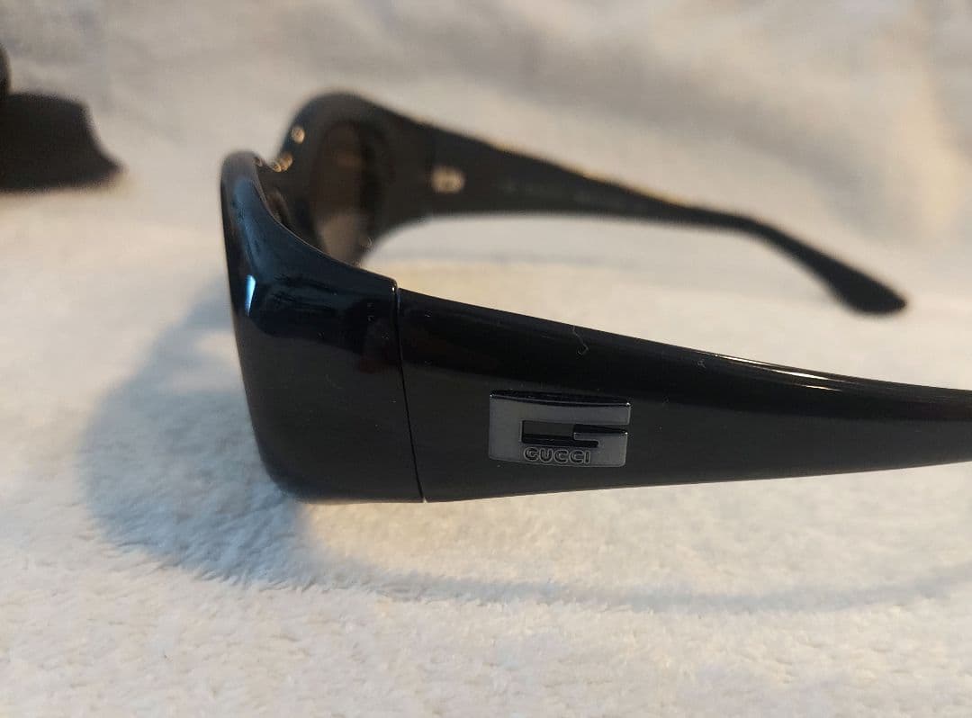 トラ　GUCCI　サイドロゴ　サングラス　ブラック　GG2432/S