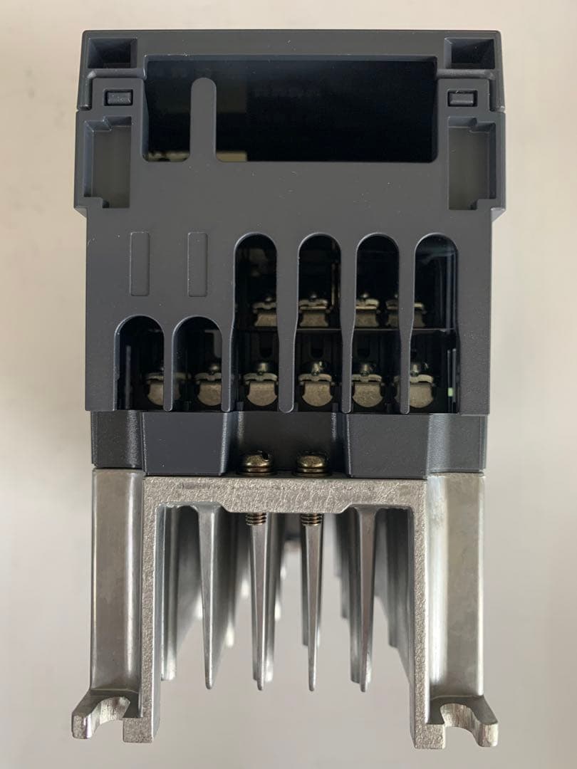 三菱電機・インバータFR-E820-0.4K1(400W)