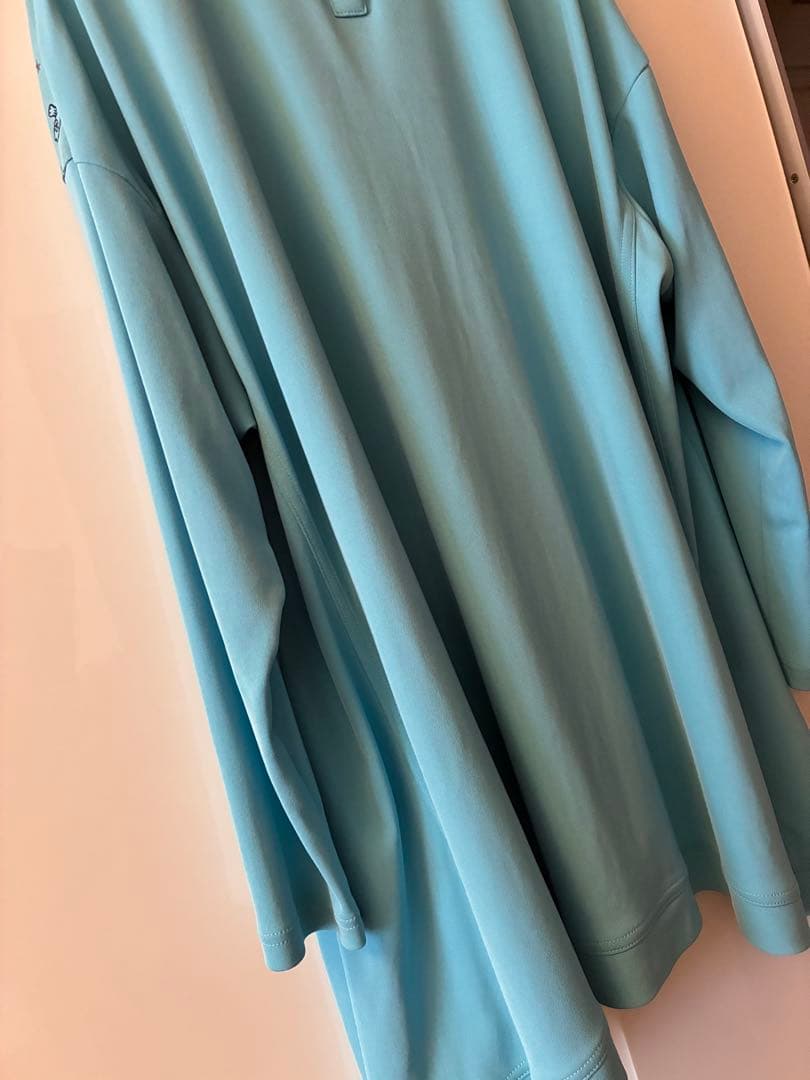 トクコプルミエヴォル　タートルネックチュニック