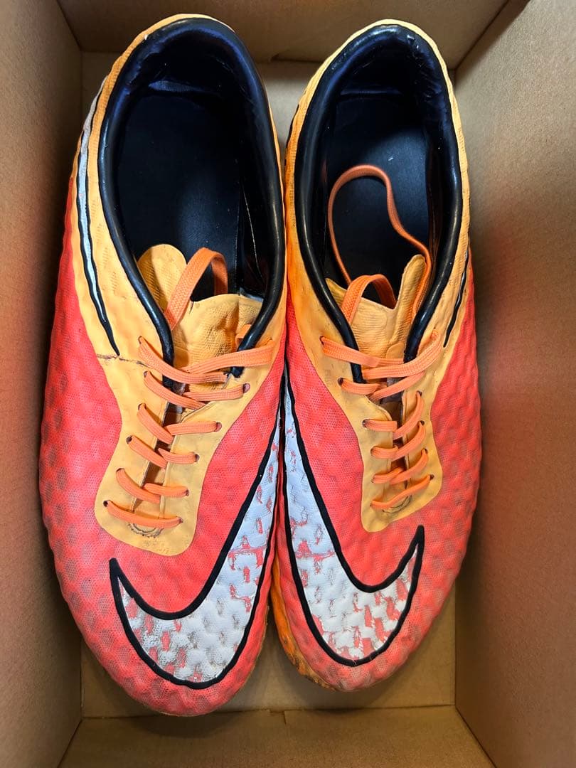 ナイキ サッカースパイク ハイパーヴェノム HG