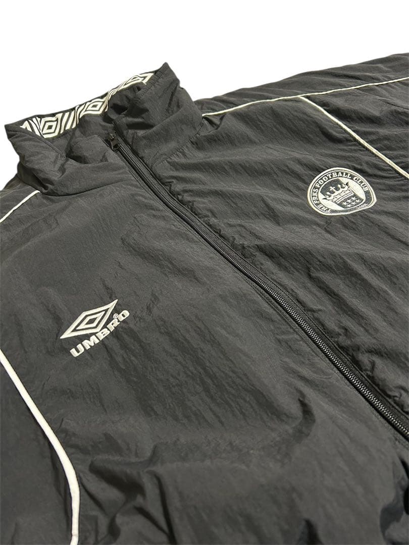 UMBRO ナイロンジャケット ブラック 短丈 値下げしました！